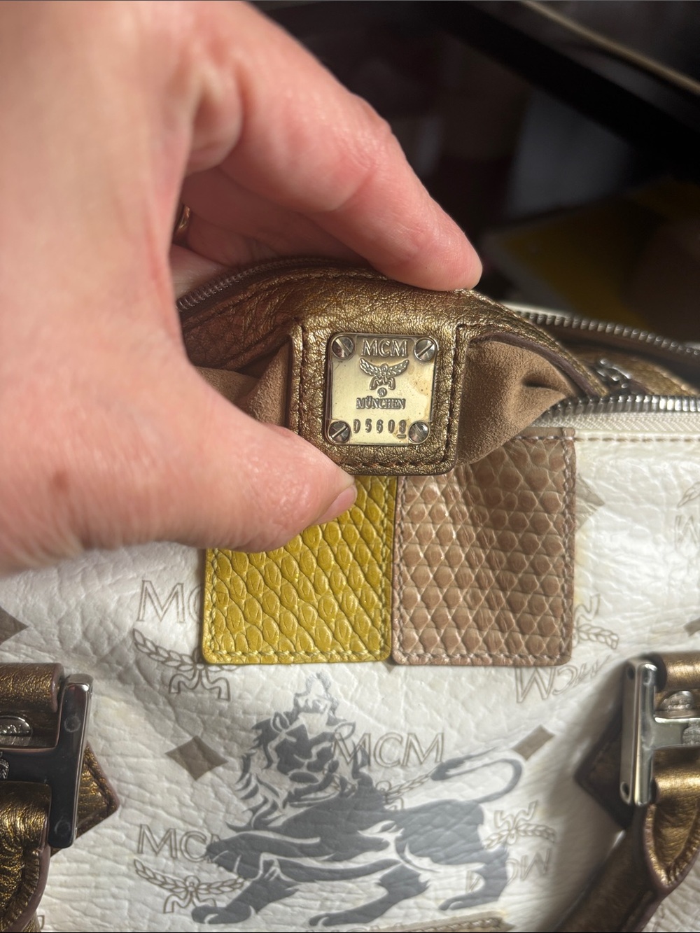 MCM Princess lion limited edition Boston bag - Picture 14 of 17